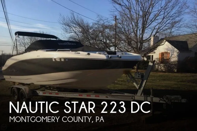 Slide: The Image of NauticStar 223 DC 2015 - 0