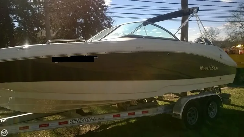 Slide: The Image of NauticStar 223 DC 2015 - 8