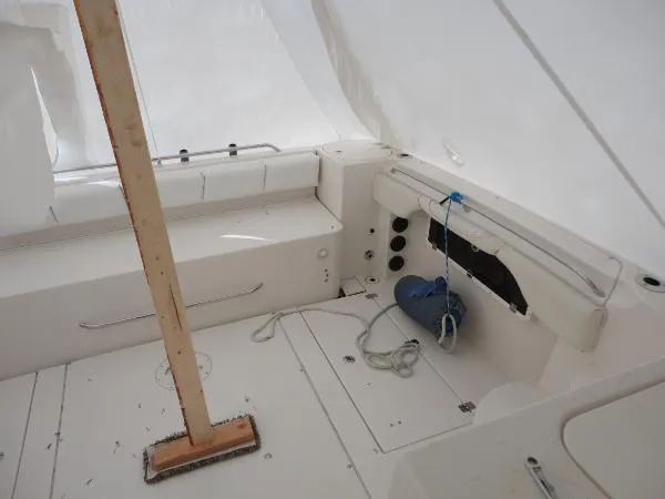 Slide: The Image of Seaswirl 290 Pilot House 2005 - 10