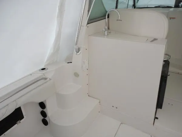 Slide: The Image of Seaswirl 290 Pilot House 2005 - 11