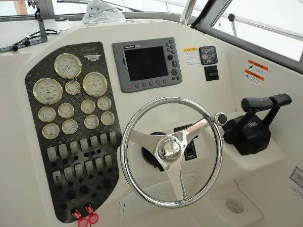 Slide: The Image of Seaswirl 290 Pilot House 2005 - 8