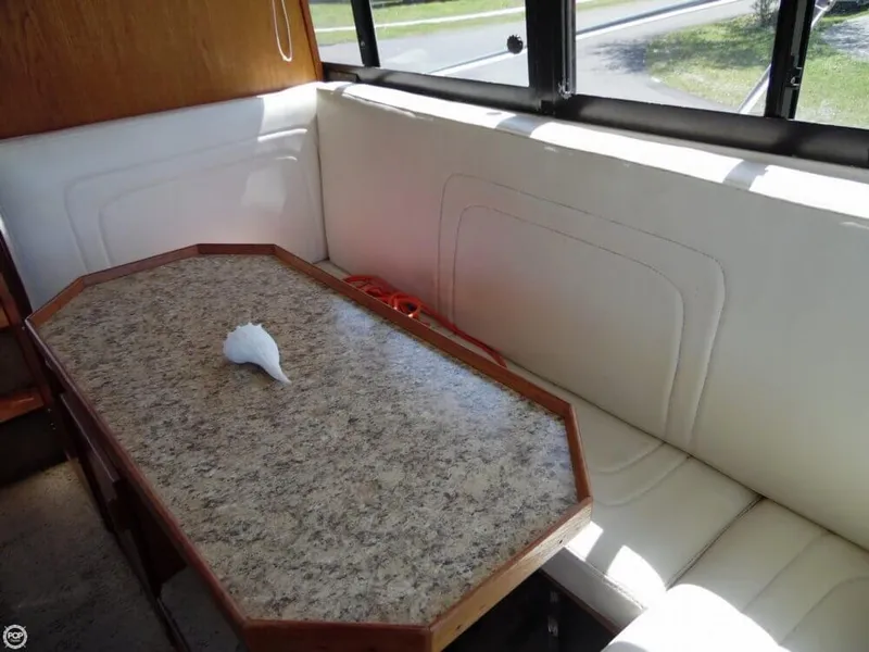 Slide: The Image of Carver Yachts Santa Cruz 2667 1985 - 11