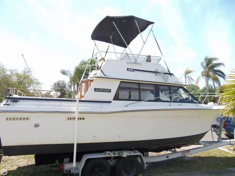 Slide: The Image of Carver Yachts Santa Cruz 2667 1985 - 5