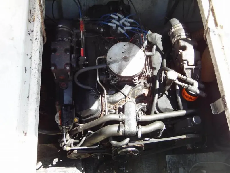 Slide: The Image of Carver Yachts Santa Cruz 2667 1985 - 7