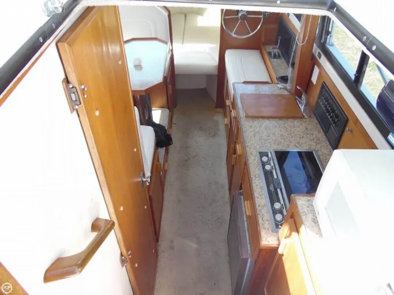 Slide: The Image of Carver Yachts Santa Cruz 2667 1985 - 9