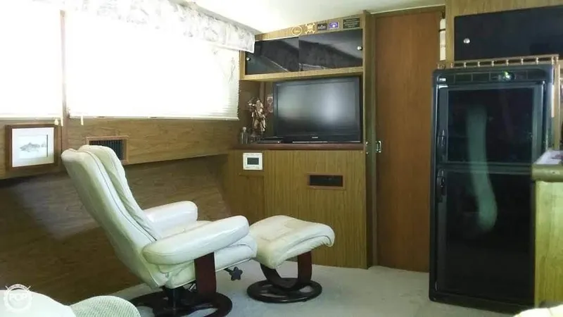 Slide: The Image of Chris-Craft 350 Catalina 1974 - 7