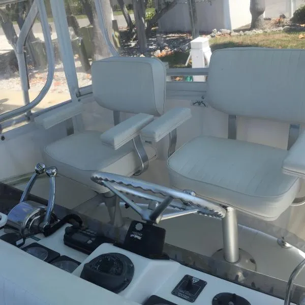 Slide: The Image of Luhrs 320 Convertible Diesel 1997 - 4