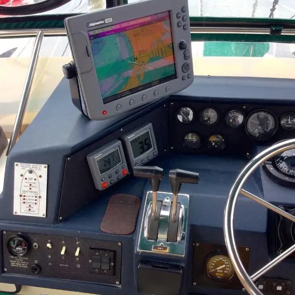 Slide: The Image of Sea Ray 410 Aft Cabin MY 1987 - 2