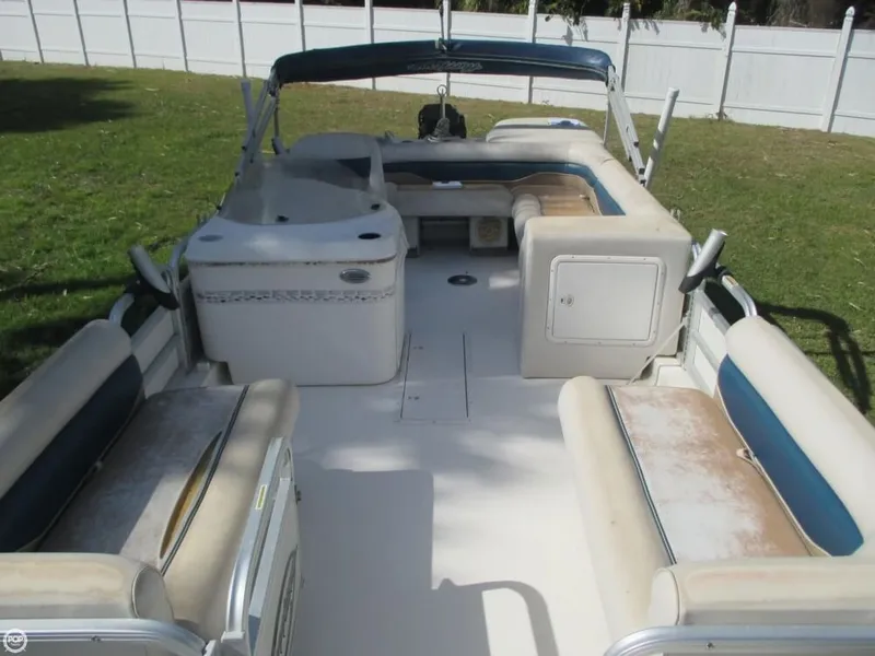 Slide: The Image of Hurricane 226RE Fun Deck Fishing 2006 - 2