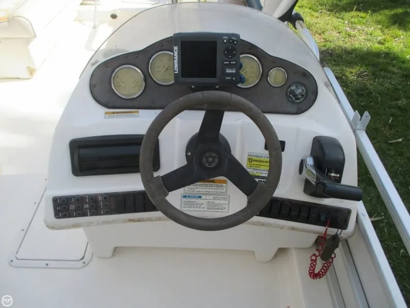 Slide: The Image of Hurricane 226RE Fun Deck Fishing 2006 - 5