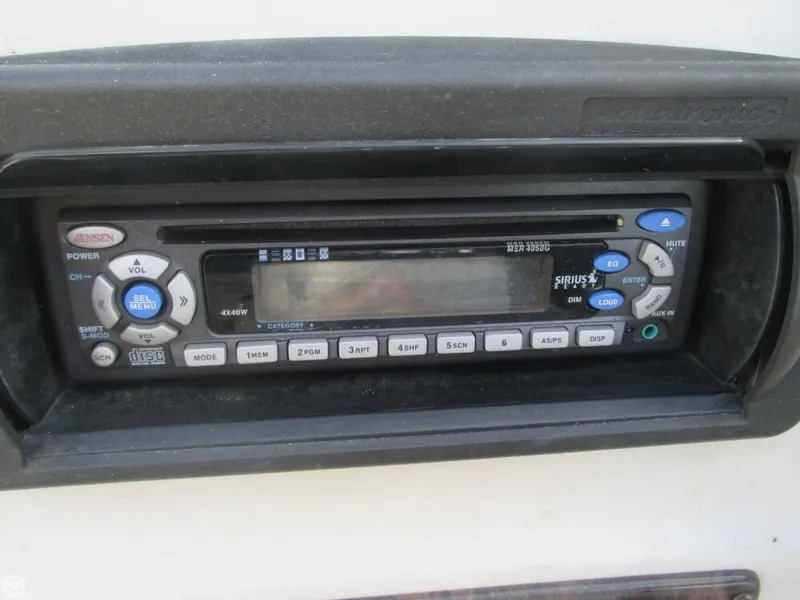 Slide: The Image of Hurricane 226RE Fun Deck Fishing 2006 - 7
