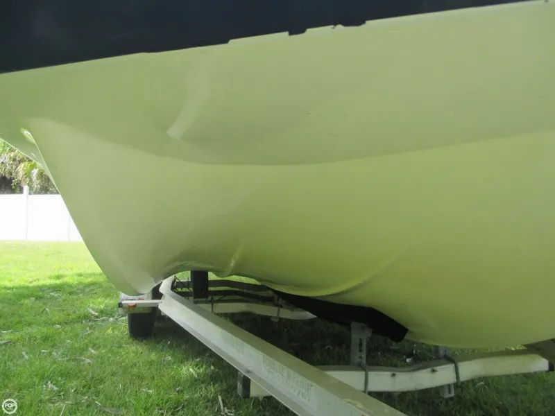 Slide: The Image of Hurricane 226RE Fun Deck Fishing 2006 - 8