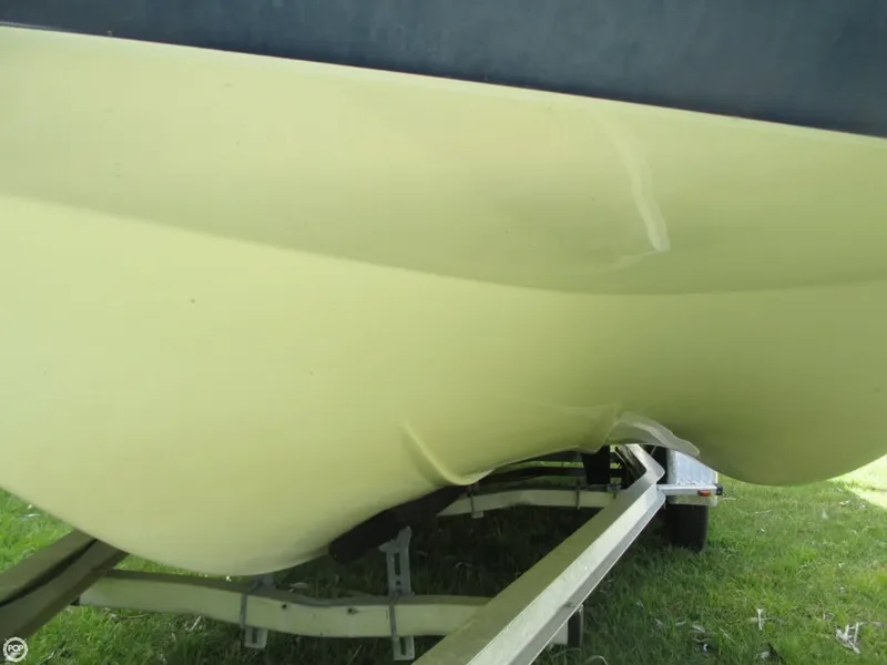 Slide: The Image of Hurricane 226RE Fun Deck Fishing 2006 - 9