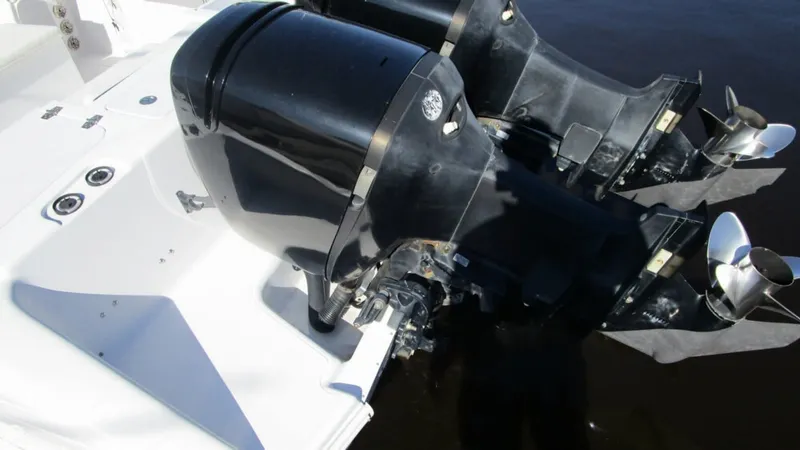 Slide: The Image of Donzi 32 ZF 2003 - 10