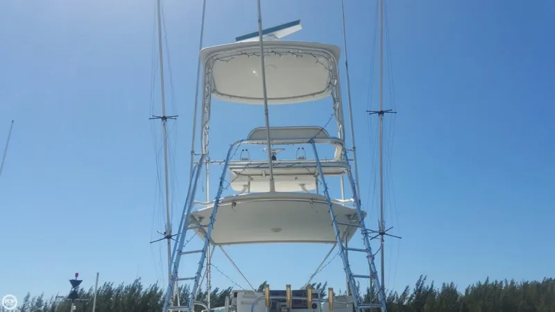 Slide: The Image of Bertram 33 Flybridge Cruiser 1990 - 11