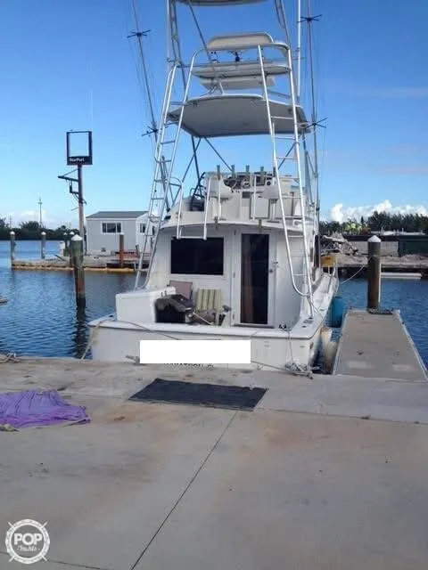 Slide: The Image of Bertram 33 Flybridge Cruiser 1990 - 8