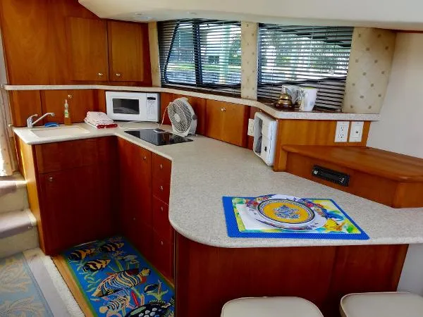 Slide: The Image of Silverton 330 Sport Bridge 2000 - 2
