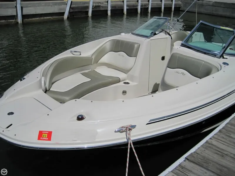 Slide: The Image of Sea Ray 220 Sundeck 2006 - 1