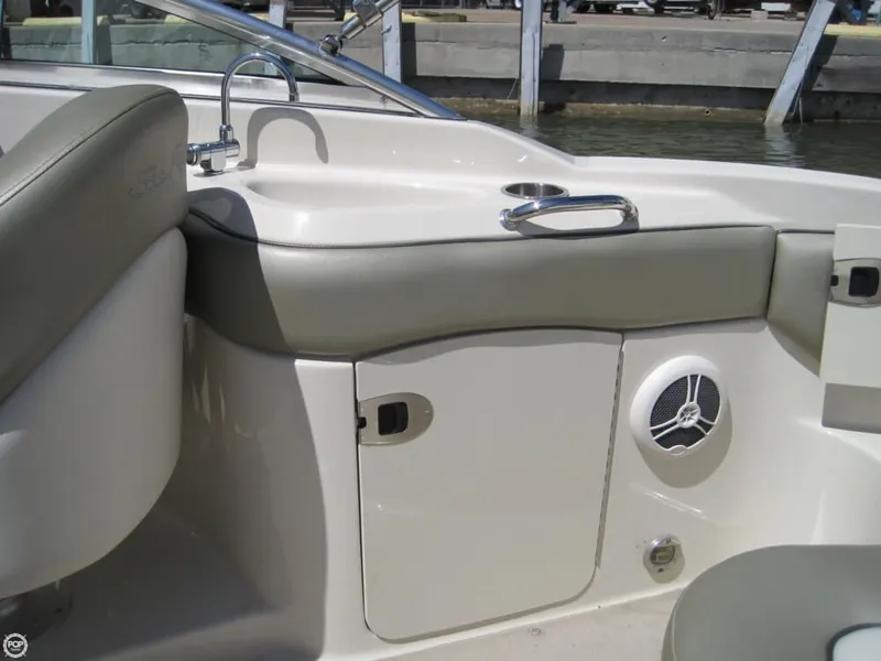 Slide: The Image of Sea Ray 220 Sundeck 2006 - 10