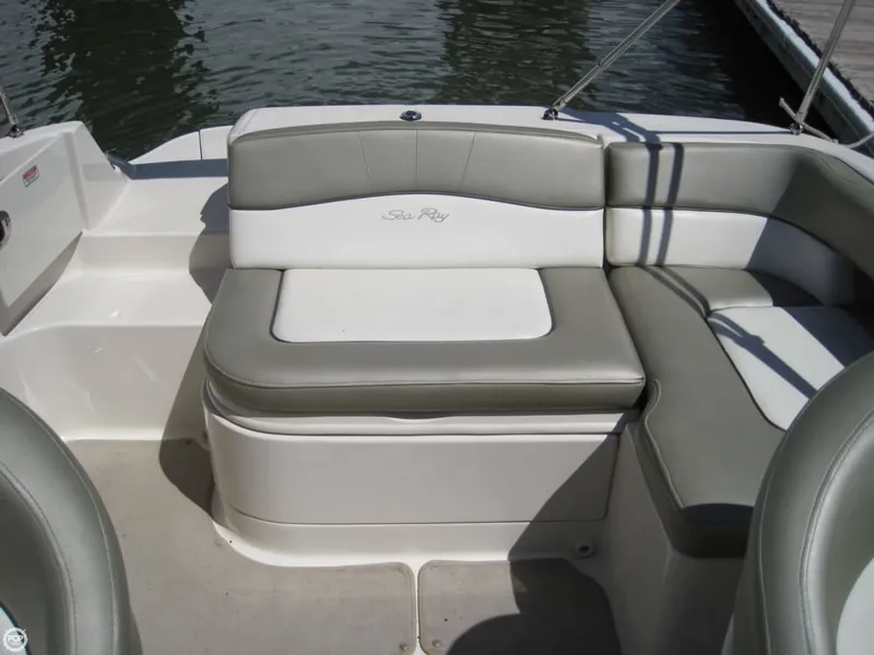 Slide: The Image of Sea Ray 220 Sundeck 2006 - 6