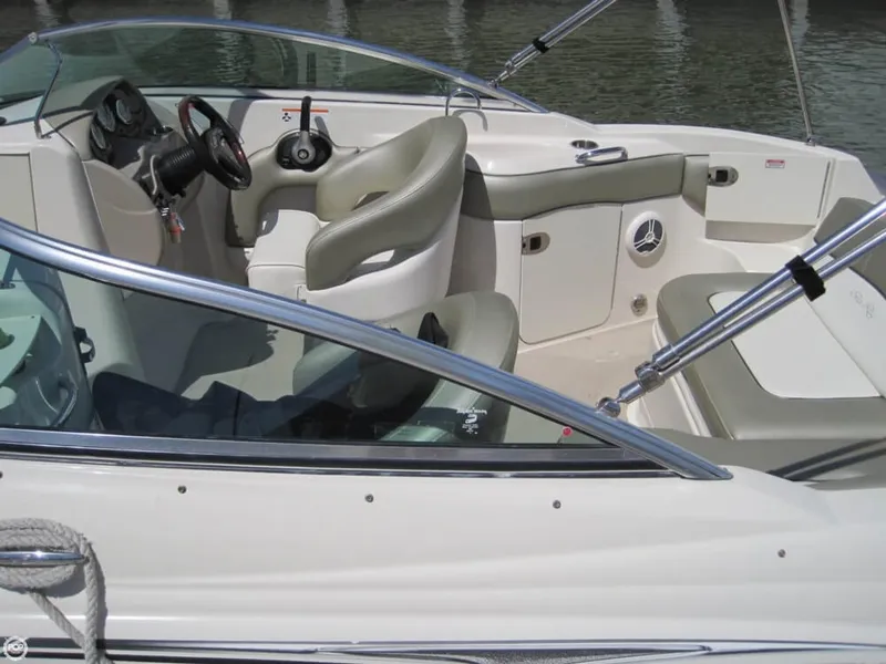 Slide: The Image of Sea Ray 220 Sundeck 2006 - 8
