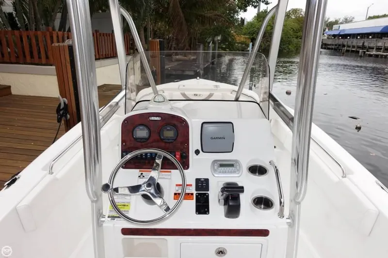 Slide: The Image of Sea Hunt Ultra 225 2012 - 9