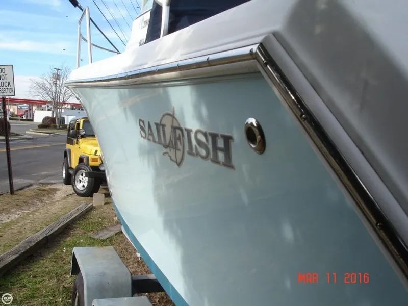 Slide: The Image of Sailfish 218 WAC - Walk Around Cuddy 2006 - 6
