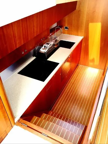 Slide: The Image of Van der Heijden 52 Commuter Deluxe 2014 - 7