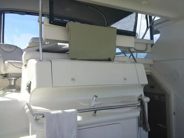Slide: The Image of Sea Ray Aft Cabin 2000 - 6