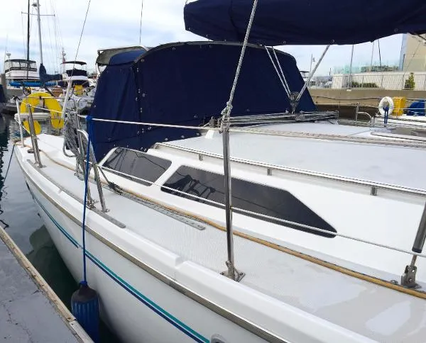 Slide: The Image of Catalina 36 MkII 1997 - 10