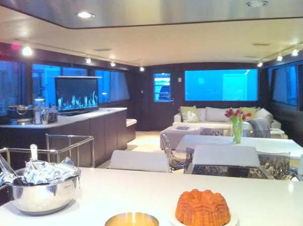Slide: The Image of Hatteras 70 Motor Yacht 1989 - 6