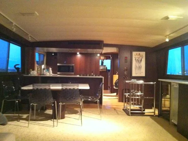 Slide: The Image of Hatteras 70 Motor Yacht 1989 - 8