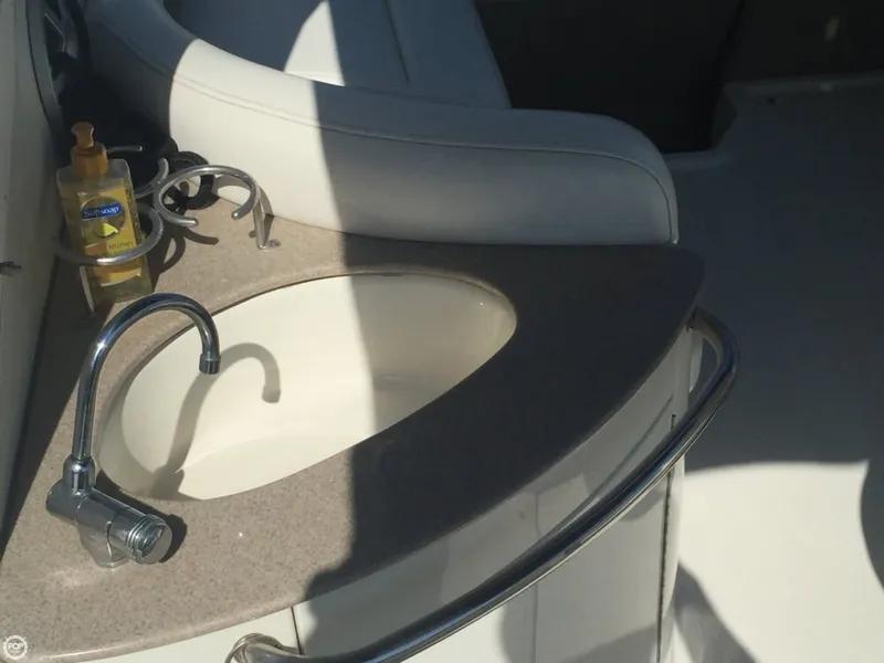 Slide: The Image of Sea Ray 260 Sundancer 2006 - 8