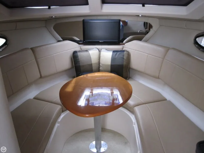 Slide: The Image of Regal 2565 Window Express 2007 - 10