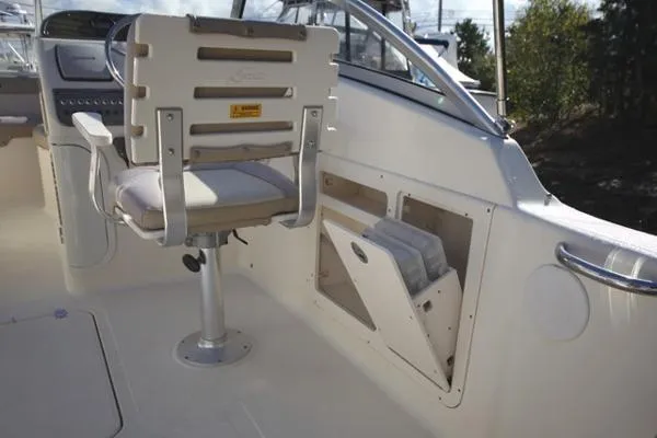 Slide: The Image of Scout 222 dorado 2008 - 10