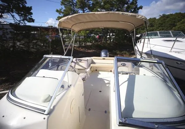 Slide: The Image of Scout 222 dorado 2008 - 6