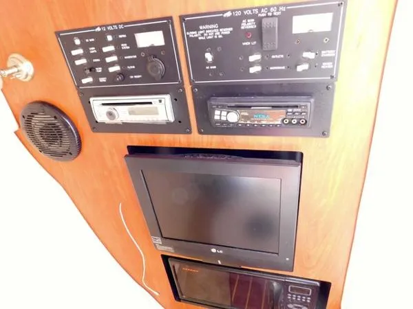 Slide: The Image of Monterey 318 Super Sport 2008 - 9