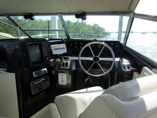 Slide: The Image of Sea Ray 420 Sundancer 1990 - 8