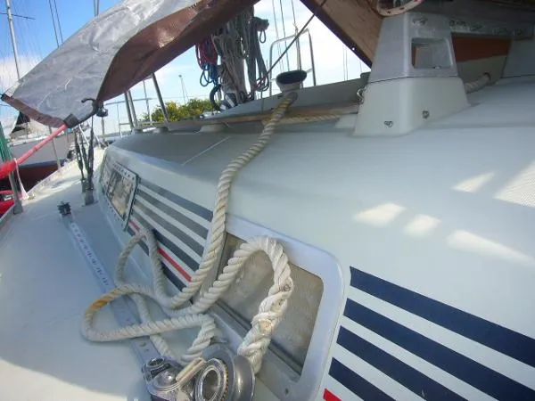 Slide: The Image of Beneteau M38 1990 - 11