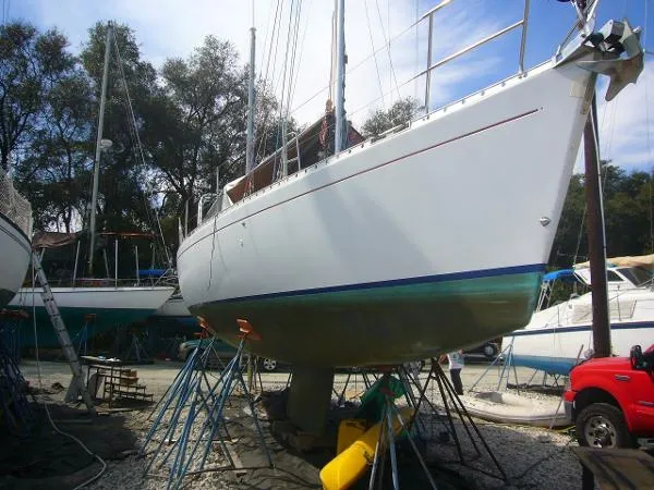 Slide: The Image of Beneteau M38 1990 - 2