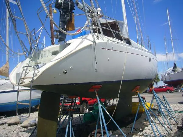 Slide: The Image of Beneteau M38 1990 - 7
