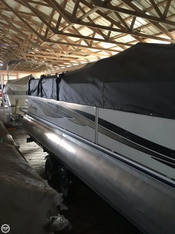 Slide: The Image of Bentley Pontoons Encore 240 Cruise 2010 - 1