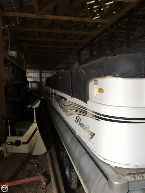 Slide: The Image of Bentley Pontoons Encore 240 Cruise 2010 - 7