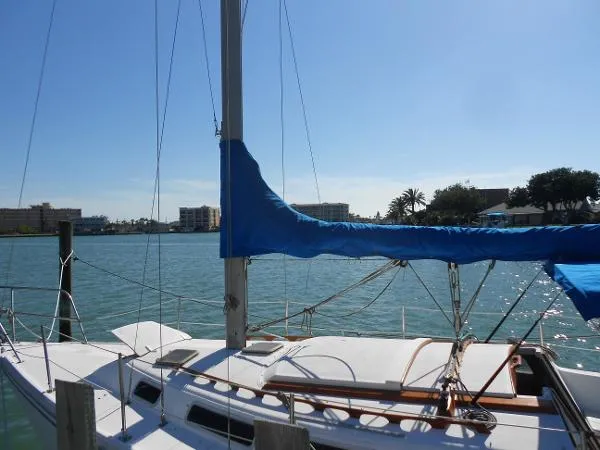 Slide: The Image of Catalina Sloop 1982 - 1
