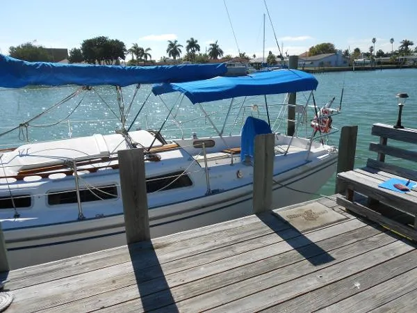 Slide: The Image of Catalina Sloop 1982 - 3