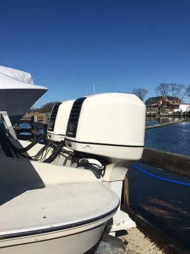 Slide: The Image of Boston Whaler 27 full cabin 1989 - 3
