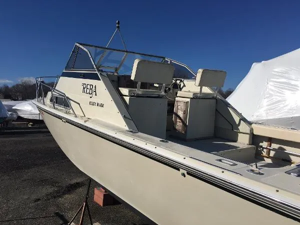 Slide: The Image of Boston Whaler 27 full cabin 1989 - 4