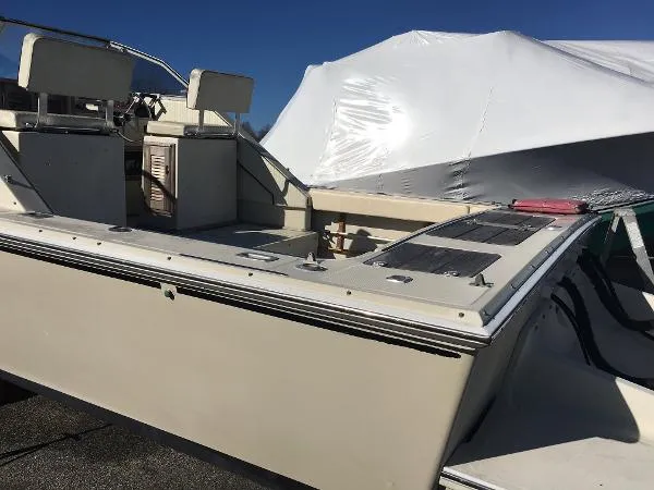 Slide: The Image of Boston Whaler 27 full cabin 1989 - 5