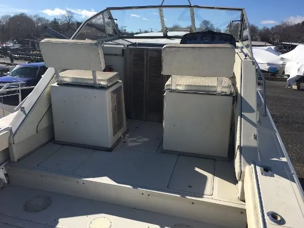 Slide: The Image of Boston Whaler 27 full cabin 1989 - 7