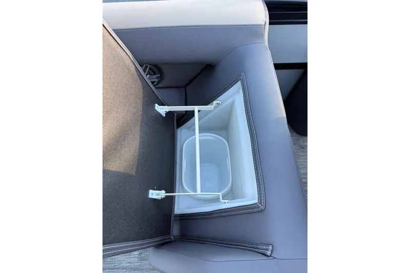 Slide: The Image of Interior of 2026 Viaggio x22u with built-in storage compartment and container. - 31